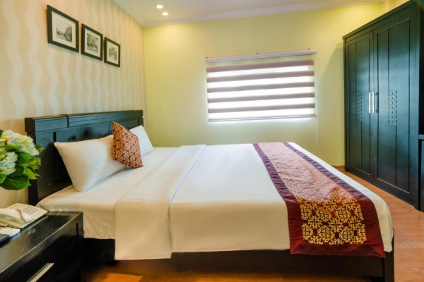 Lake View Hotel & Travel