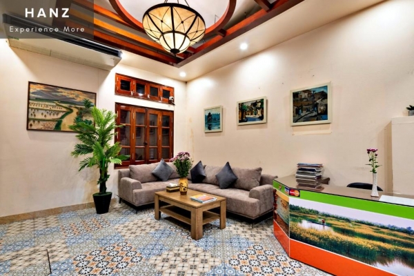 The Artisan Lakeview Hotel