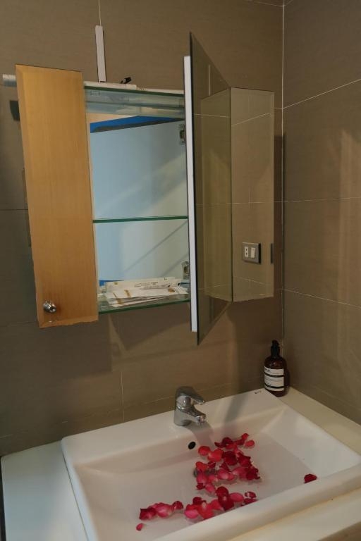 Golden Sunshine Villa Hotel and Travel