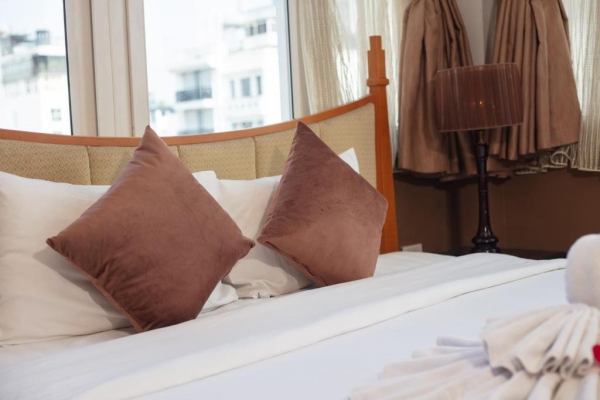 Golden Sunshine Villa Hotel and Travel