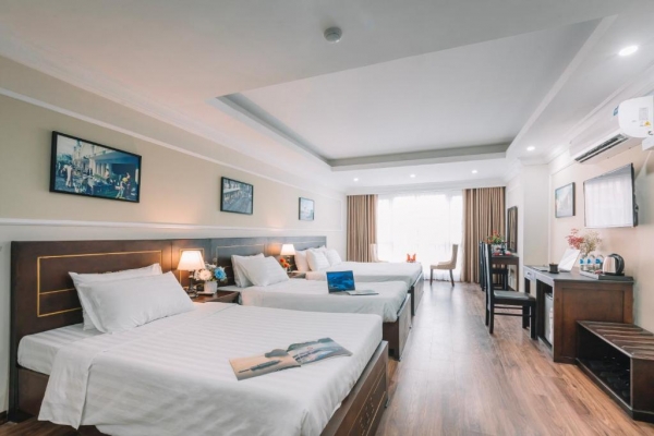 Lake View Hotel & Travel