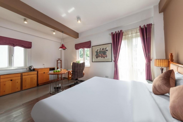 Golden Sunshine Villa Hotel and Travel