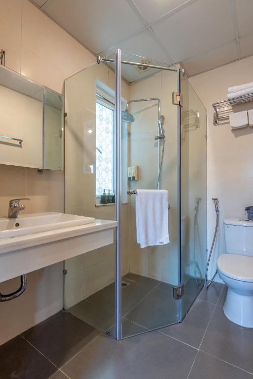 Golden Sunshine Villa Hotel and Travel
