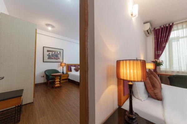 Golden Sunshine Villa Hotel and Travel