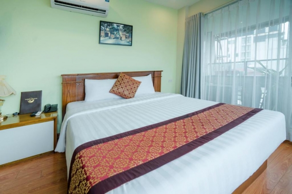 Lake View Hotel & Travel
