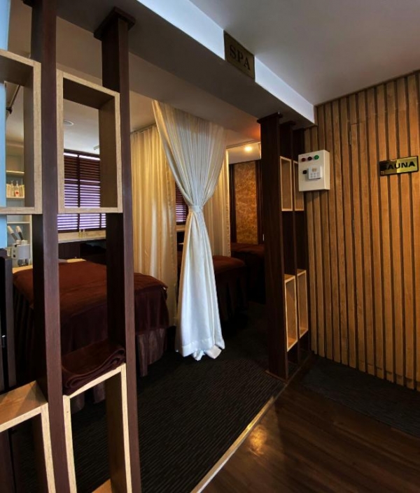 Flora CentreHotel & Spa