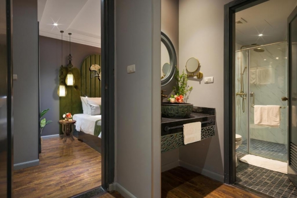Hanoi Center Silk Hotel & Travel