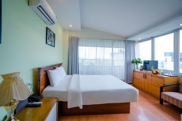 Lake View Hotel & Travel