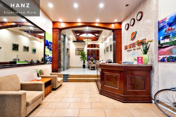 The Artisan Lakeview Hotel