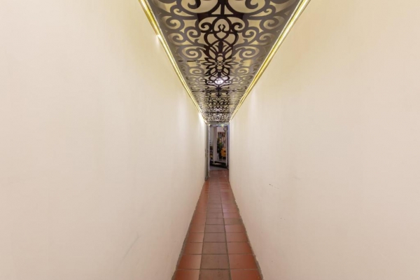 Golden Sunshine Villa Hotel and Travel