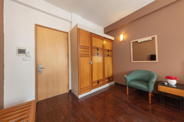 Golden Sunshine Villa Hotel and Travel