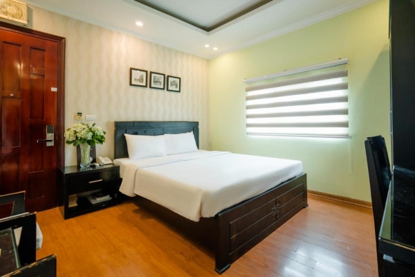 Lake View Hotel & Travel