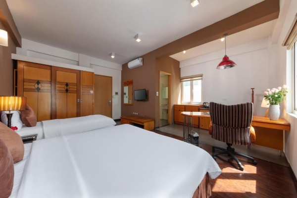 Golden Sunshine Villa Hotel and Travel