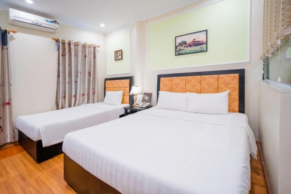 Lake View Hotel & Travel