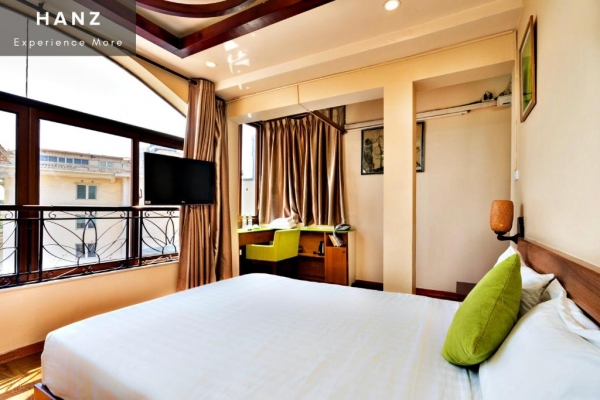 The Artisan Lakeview Hotel
