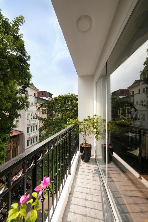 Shining Central Hotel & Spa