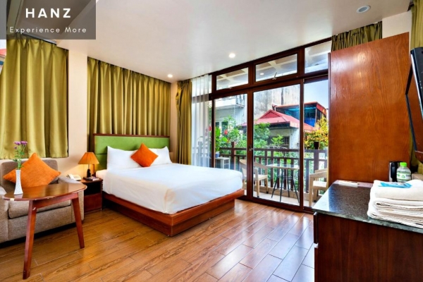 The Artisan Lakeview Hotel