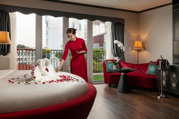 Shining Central Hotel & Spa