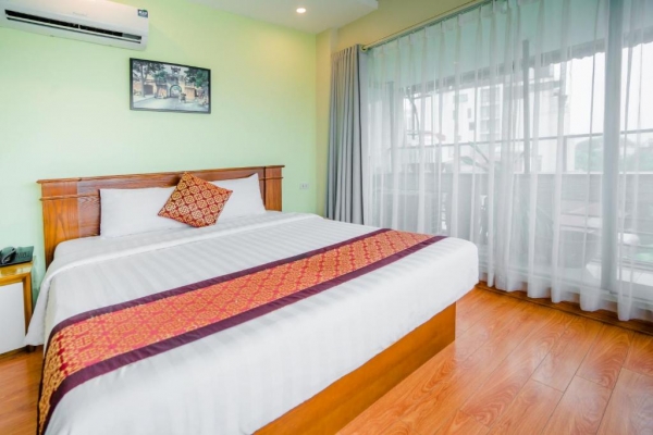 Lake View Hotel & Travel