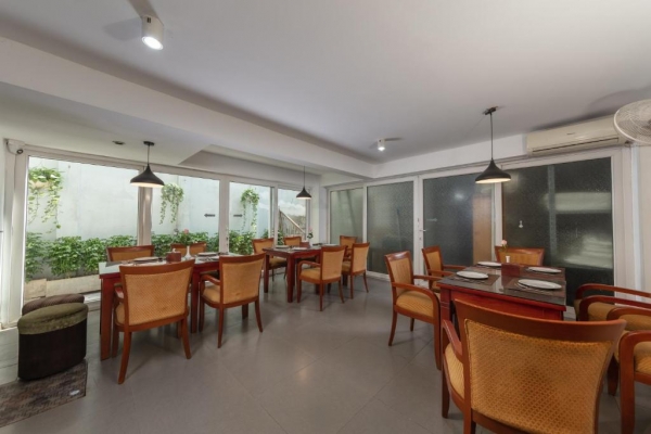 Golden Sunshine Villa Hotel and Travel