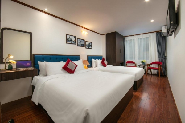 Hanoi Center Silk Hotel & Travel