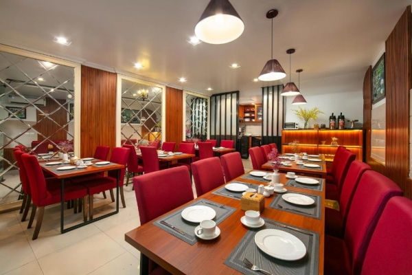 Hanoi Center Silk Hotel & Travel