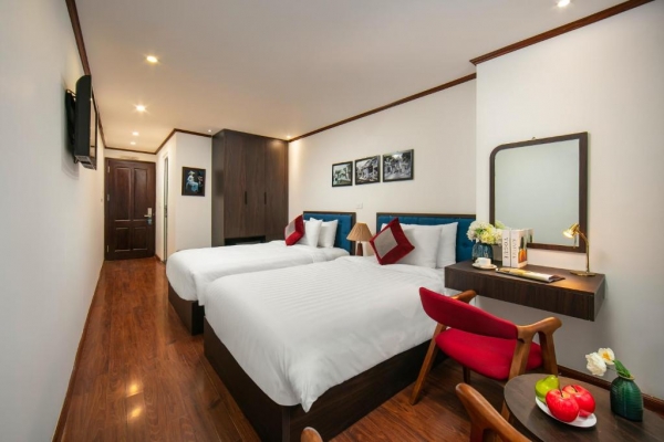 Hanoi Center Silk Hotel & Travel