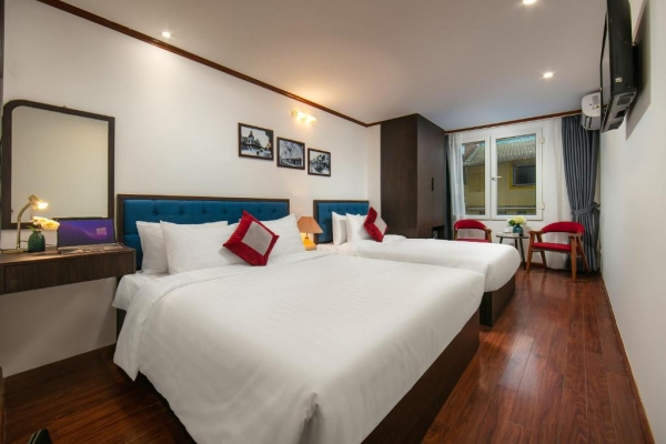 Hanoi Center Silk Hotel & Travel
