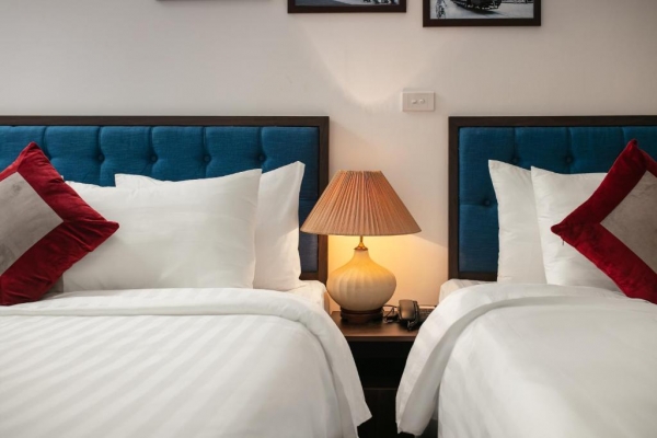 Hanoi Center Silk Hotel & Travel