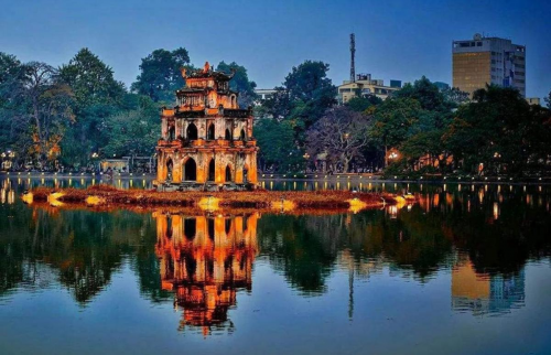 Establishment of the Hoan Kiem District Tourism Association