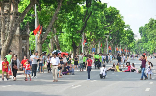 Establishment of the Hoan Kiem District Tourism Association